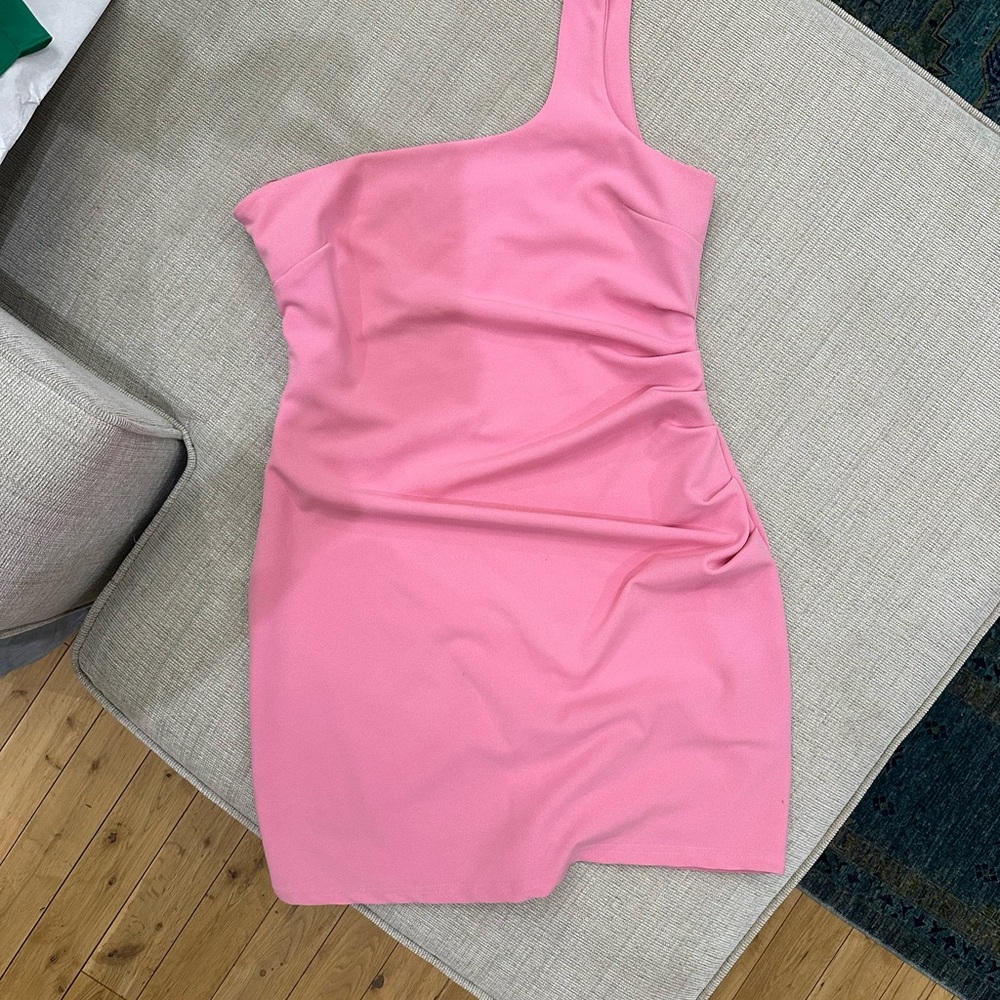 Elegant Pink One-Shoulder Dress